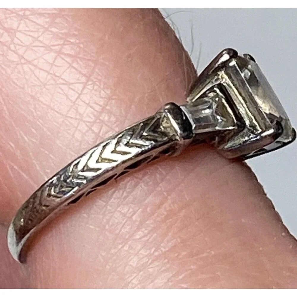 Art Deco Style 925 Sterling Silver CZ Ring Size 8 Baguette Chevron Band